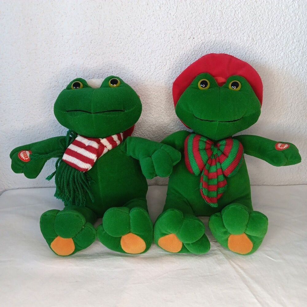 Vintage Dillards Trimmings Moving and Singing Frog Duet Working Caroling Holiday